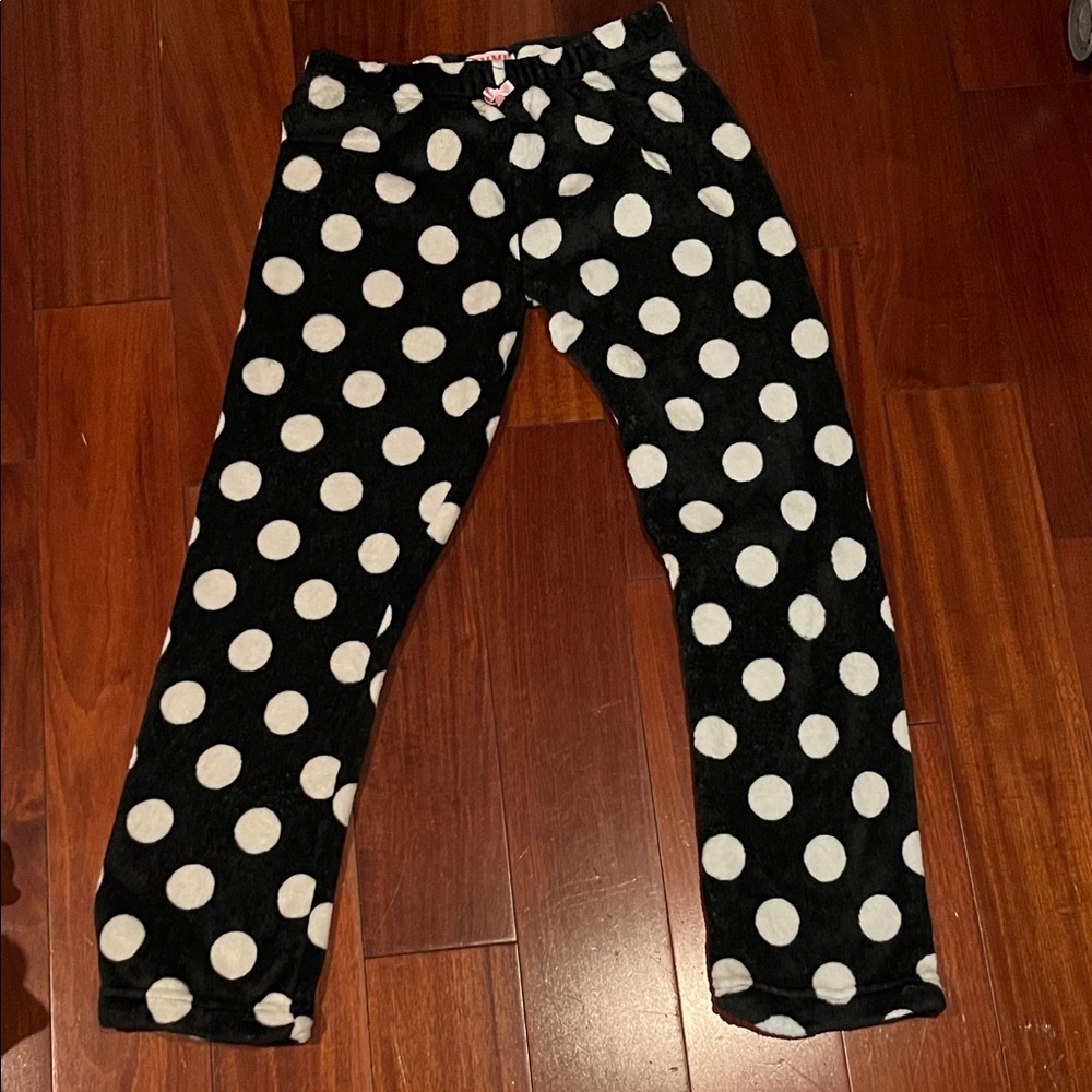 Medium Black and White Polka Dot pjs Preloved